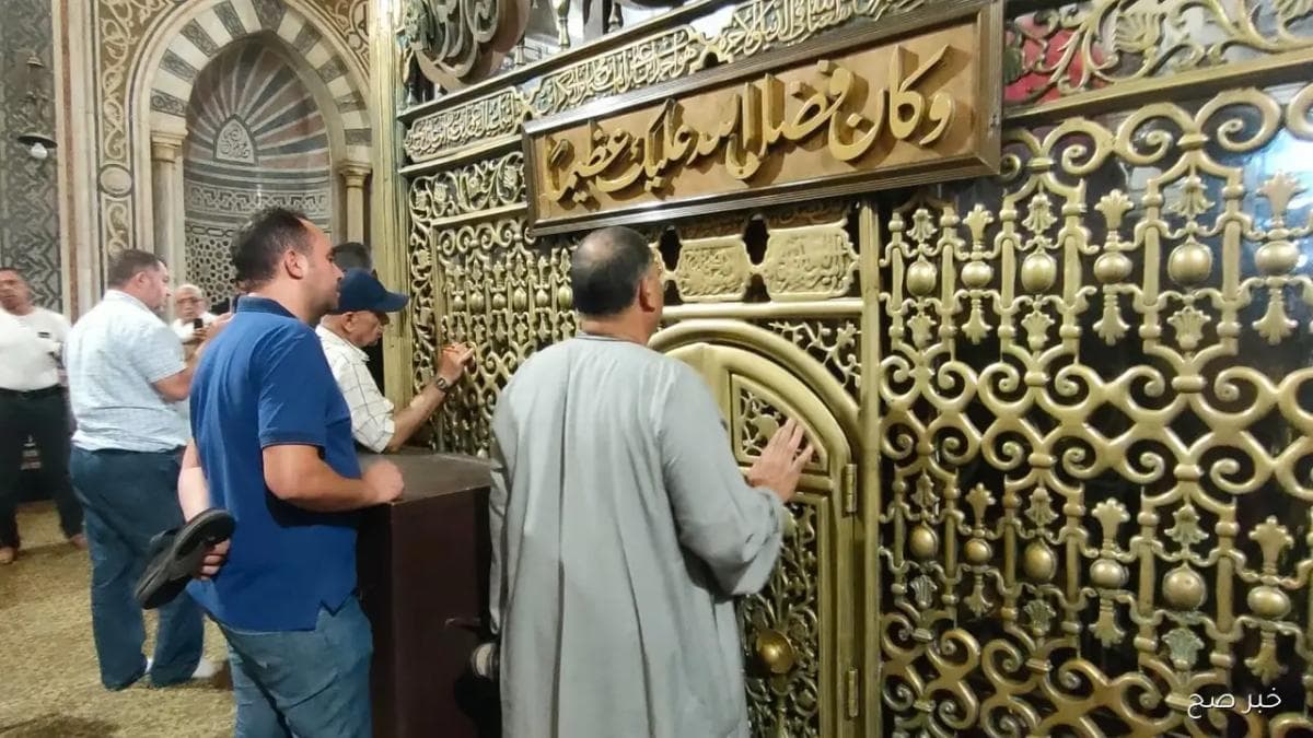 تقدير عددي لمساجد الأضرحة في مصر : قراءة إحصائية في خريطة المقامات و المولد